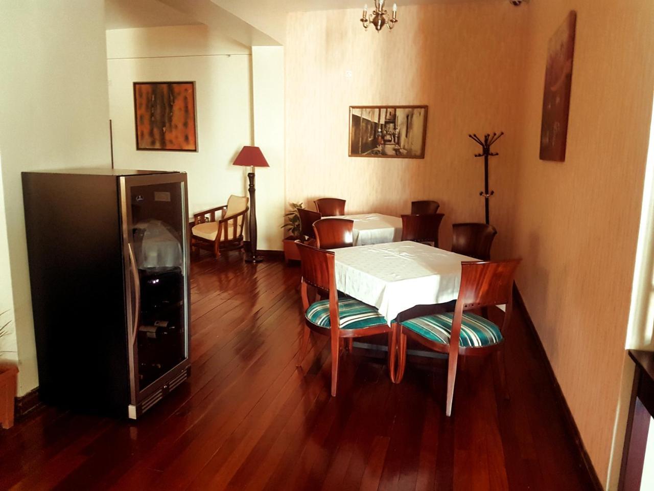 The Vic Hotel كيزيمو المظهر الخارجي الصورة